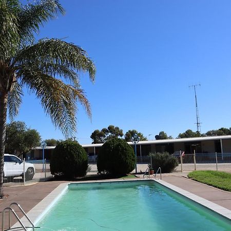 Capri Motel Balranald Exterior photo