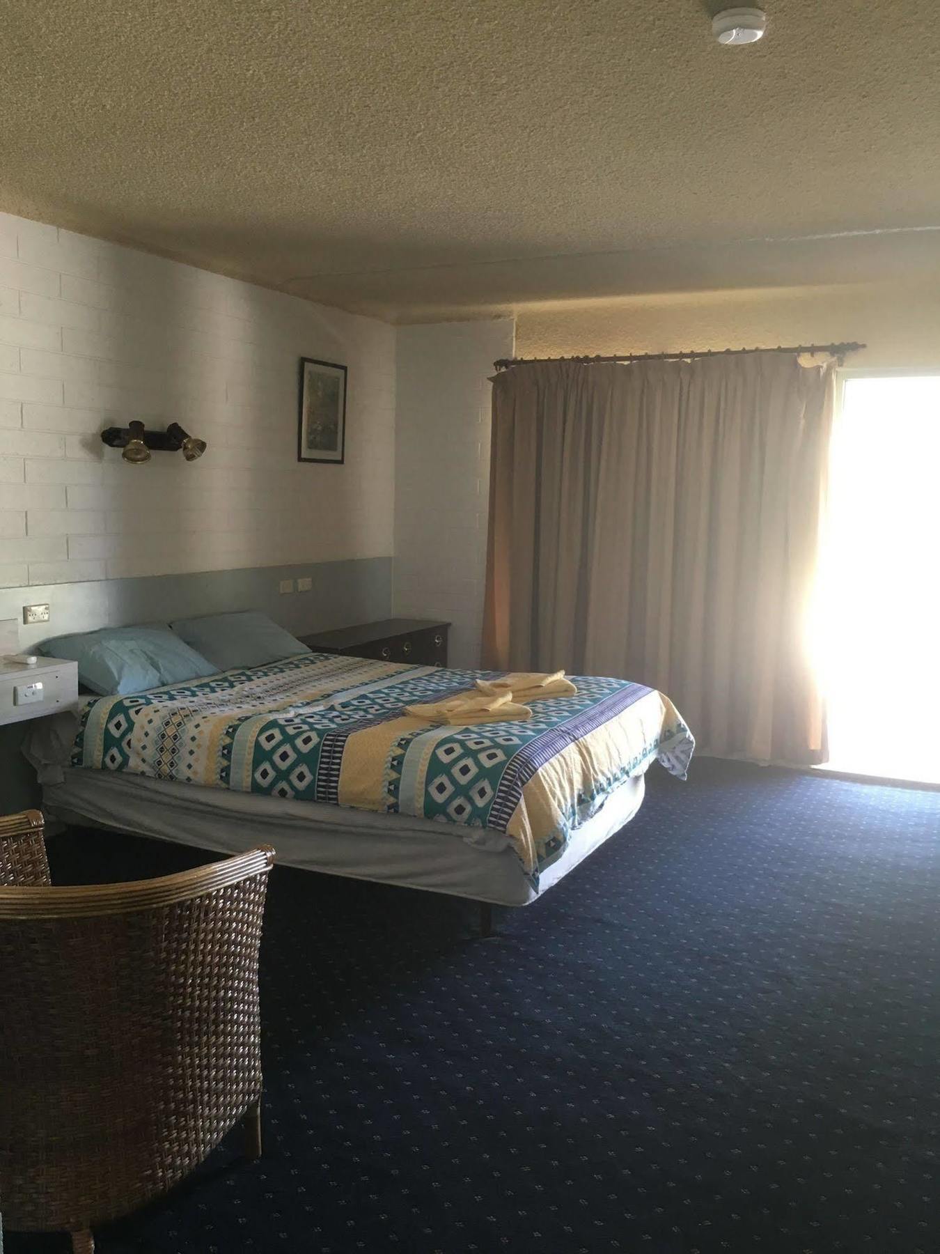 Capri Motel Balranald Exterior photo